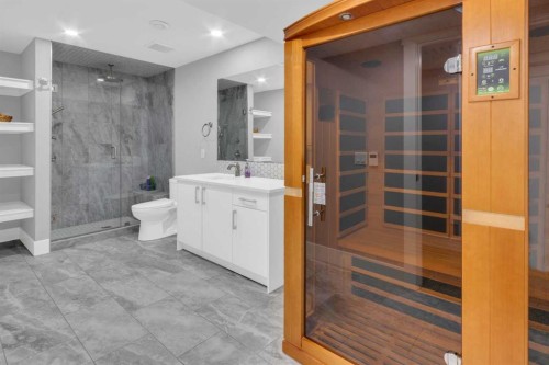 286 Nolan Hill Boulevard Nw, Calgary, AB - Indoor Photo Showing Bathroom
