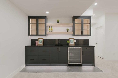 2207 Victoria Crescent Nw, Calgary, AB - Indoor Photo Showing Other Room