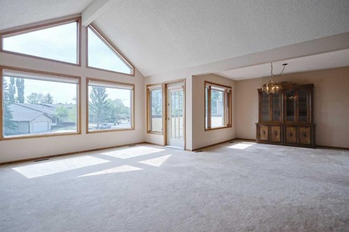 52 Edgeland Road Nw, Calgary, AB - Indoor Photo Showing Other Room