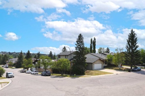 52 Edgeland Road Nw, Calgary, AB - Outdoor With View