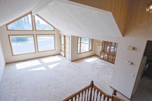 52 Edgeland Road Nw, Calgary, AB - Indoor Photo Showing Other Room
