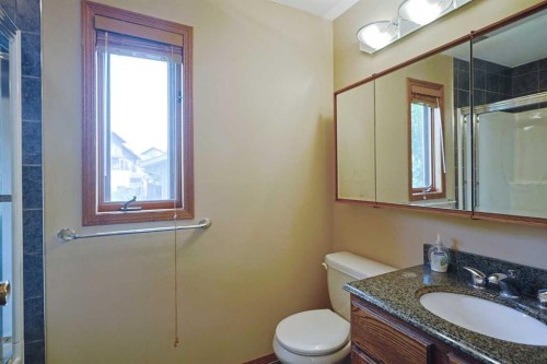 52 Edgeland Road Nw, Calgary, AB - Indoor Photo Showing Bathroom