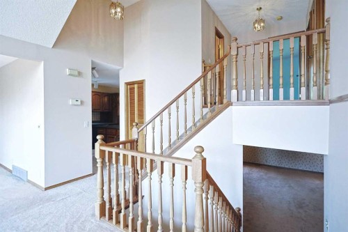 52 Edgeland Road Nw, Calgary, AB - Indoor Photo Showing Other Room