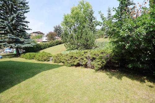 52 Edgeland Road Nw, Calgary, AB - Outdoor