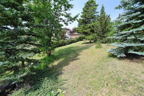 52 Edgeland Road Nw, Calgary, AB - Outdoor