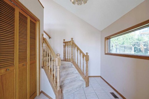 52 Edgeland Road Nw, Calgary, AB - Indoor Photo Showing Other Room