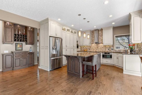 58 Mt Gibraltar Place Se, Calgary, AB - Indoor Photo Showing Kitchen With Stainless Steel Kitchen With Upgraded Kitchen