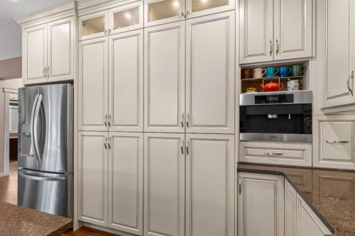 58 Mt Gibraltar Place Se, Calgary, AB - Indoor