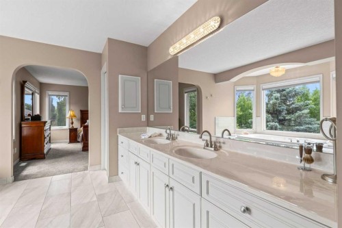 58 Mt Gibraltar Place Se, Calgary, AB - Indoor Photo Showing Bathroom