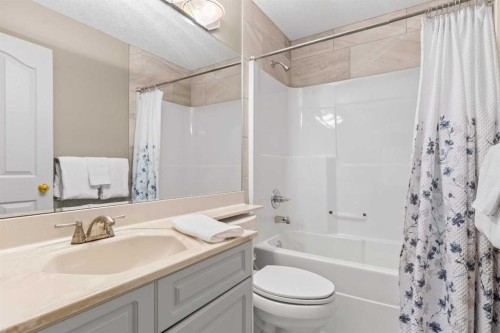 58 Mt Gibraltar Place Se, Calgary, AB - Indoor Photo Showing Bathroom