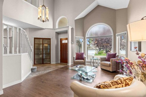58 Mt Gibraltar Place Se, Calgary, AB - Indoor Photo Showing Living Room