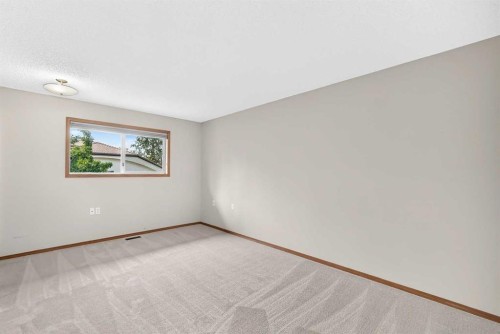 108 Woodside Close Nw, Airdrie, AB - Indoor Photo Showing Other Room