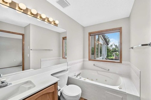 108 Woodside Close Nw, Airdrie, AB - Indoor Photo Showing Bathroom