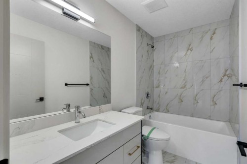 414 Corner Meadows Square Ne, Calgary, AB - Indoor Photo Showing Bathroom