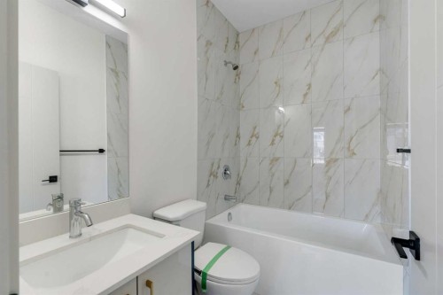 414 Corner Meadows Square Ne, Calgary, AB - Indoor Photo Showing Bathroom