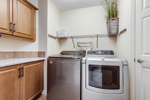 1437 Kings Heights Boulevard Se, Airdrie, AB - Indoor Photo Showing Laundry Room