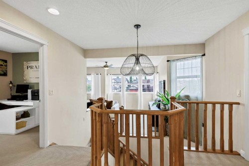 1437 Kings Heights Boulevard Se, Airdrie, AB - Indoor Photo Showing Other Room