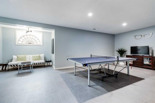 1437 Kings Heights Boulevard Se, Airdrie, AB - Indoor Photo Showing Other Room