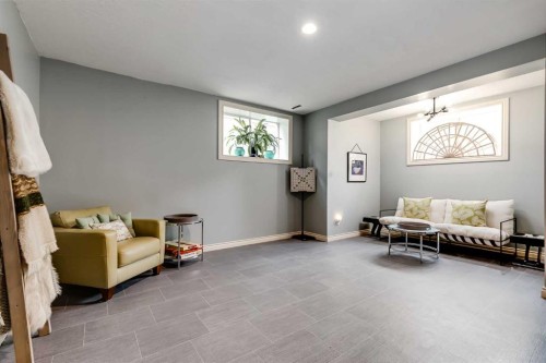 1437 Kings Heights Boulevard Se, Airdrie, AB - Indoor