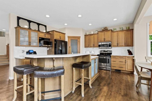 1437 Kings Heights Boulevard Se, Airdrie, AB - Indoor Photo Showing Kitchen