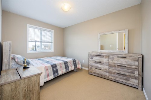 462 Williamstown Green Nw, Airdrie, AB - Indoor Photo Showing Bedroom