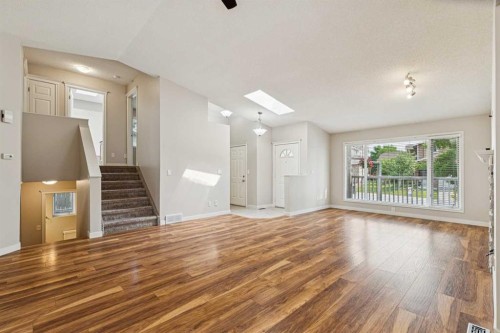 159 Woodbend Way, Okotoks, AB - Indoor