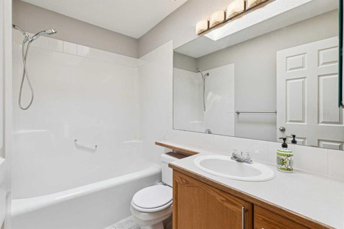 159 Woodbend Way, Okotoks, AB - Indoor Photo Showing Bathroom