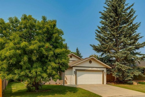 159 Woodbend Way, Okotoks, AB - Outdoor