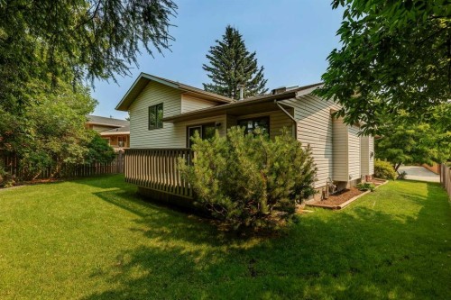 159 Woodbend Way, Okotoks, AB - Outdoor