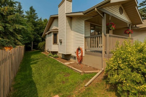 159 Woodbend Way, Okotoks, AB - Outdoor