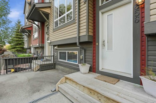 656 Copperpond Boulevard Se, Calgary, AB 