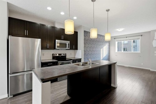 656 Copperpond Boulevard Se, Calgary, AB 