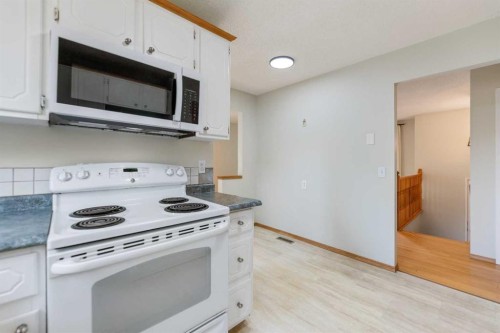 14695 Deer Ridge Drive Se, Calgary, AB - Indoor Photo Showing Kitchen