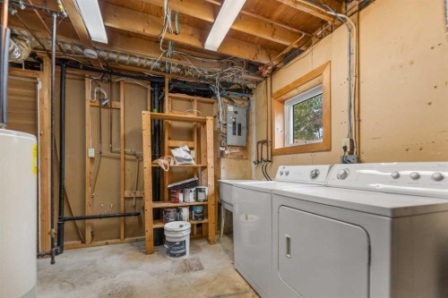 14695 Deer Ridge Drive Se, Calgary, AB - Indoor Photo Showing Laundry Room