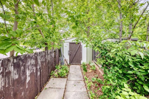 5233 17 Avenue Nw, Calgary, AB - Outdoor