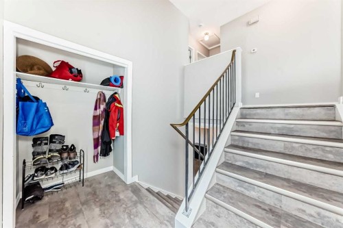 5233 17 Avenue Nw, Calgary, AB - Indoor Photo Showing Other Room