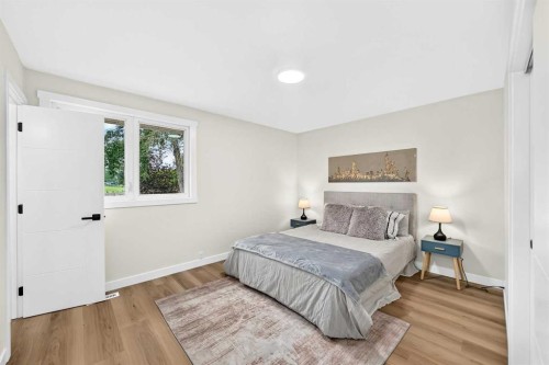 545 Madeira Drive Ne, Calgary, AB - Indoor Photo Showing Bedroom