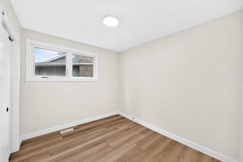 545 Madeira Drive Ne, Calgary, AB - Indoor Photo Showing Other Room