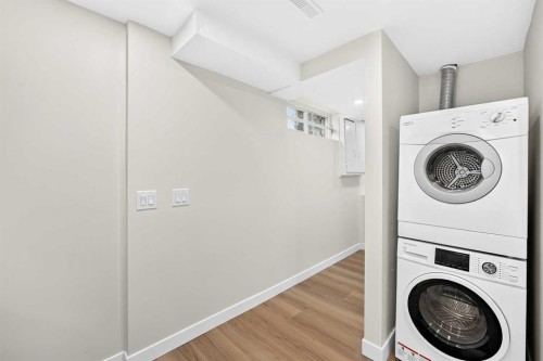 545 Madeira Drive Ne, Calgary, AB - Indoor Photo Showing Laundry Room