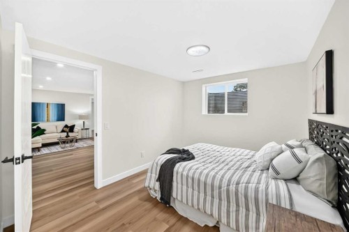 545 Madeira Drive Ne, Calgary, AB - Indoor Photo Showing Bedroom