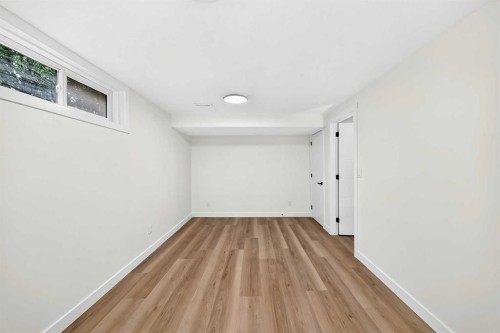 545 Madeira Drive Ne, Calgary, AB - Indoor Photo Showing Other Room