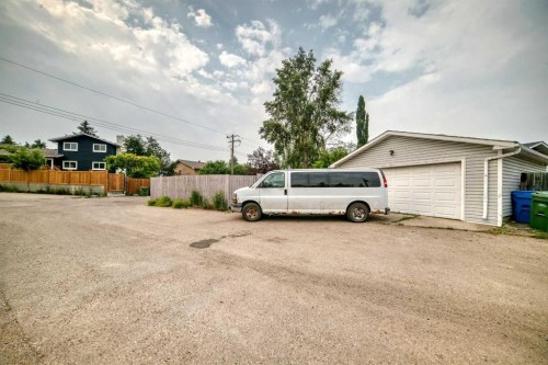 545 Madeira Drive Ne, Calgary, AB - Outdoor