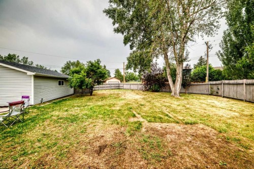 545 Madeira Drive Ne, Calgary, AB - Outdoor