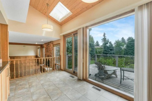 9144 Oakmount Drive Sw, Calgary, AB - Indoor Photo Showing Other Room