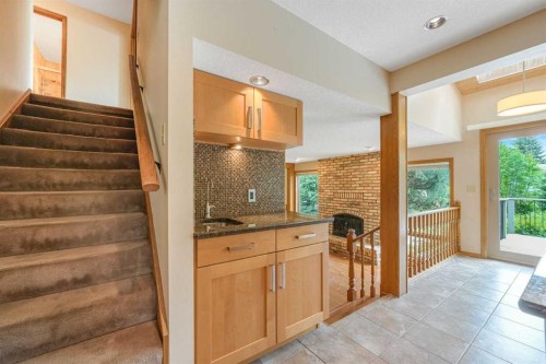 9144 Oakmount Drive Sw, Calgary, AB - Indoor Photo Showing Other Room