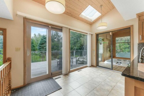 9144 Oakmount Drive Sw, Calgary, AB - Indoor Photo Showing Other Room