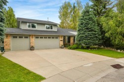 9144 Oakmount Drive SW Calgary, AB T2V 4X7