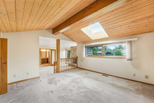9144 Oakmount Drive Sw, Calgary, AB - Indoor Photo Showing Other Room