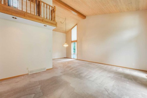 9144 Oakmount Drive Sw, Calgary, AB - Indoor Photo Showing Other Room