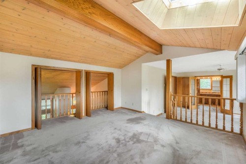 9144 Oakmount Drive Sw, Calgary, AB - Indoor Photo Showing Other Room